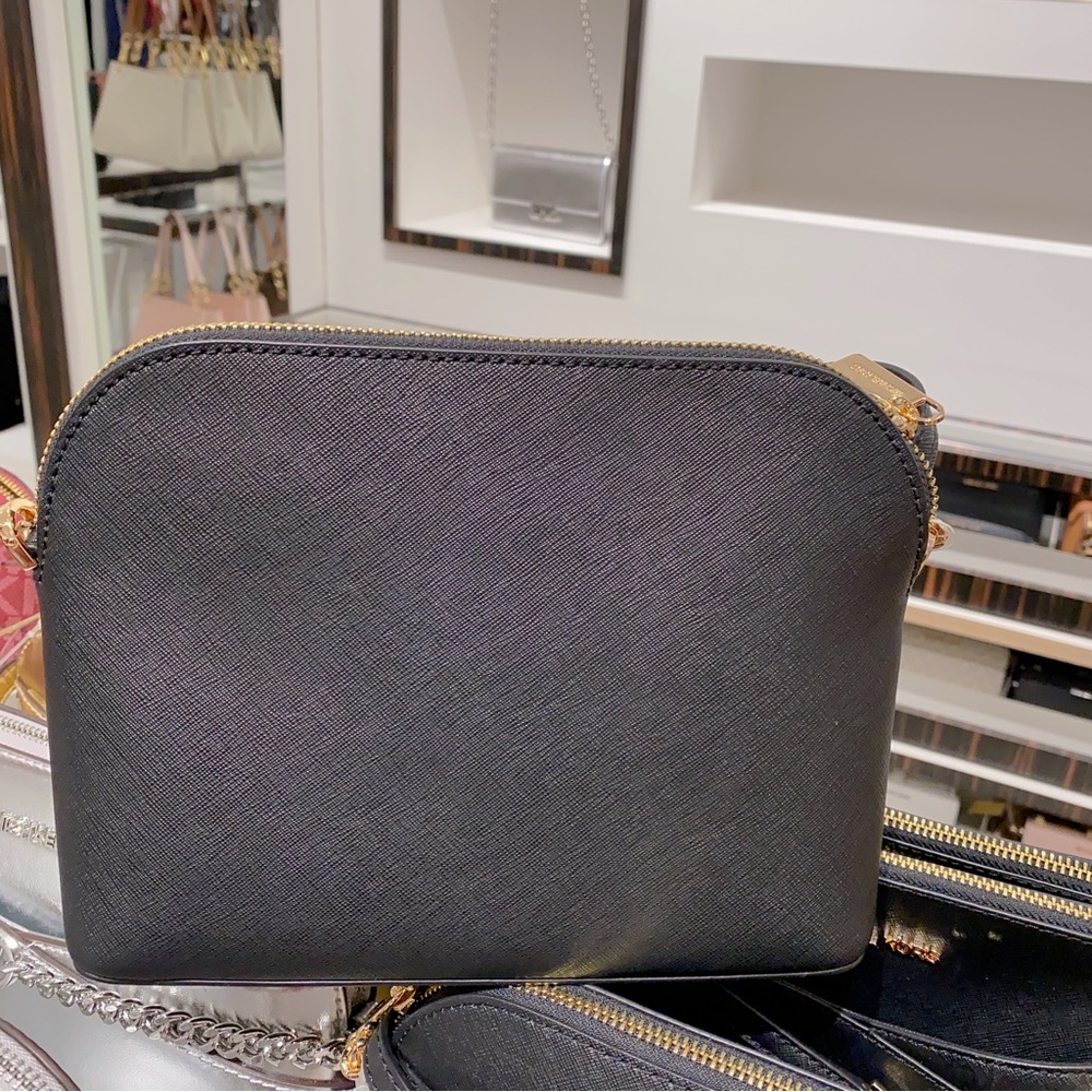 Michael Kors Jet Set Travel Medium Dome Crossbody - Picture 3 of 6